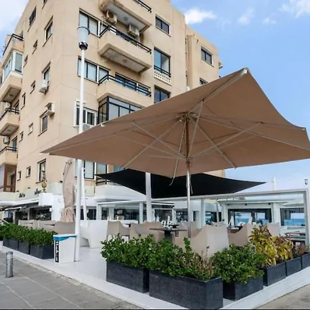 Stadem Court 17 *